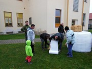 Stavíme sněhuláka s partnery,  rodiči a dětmi